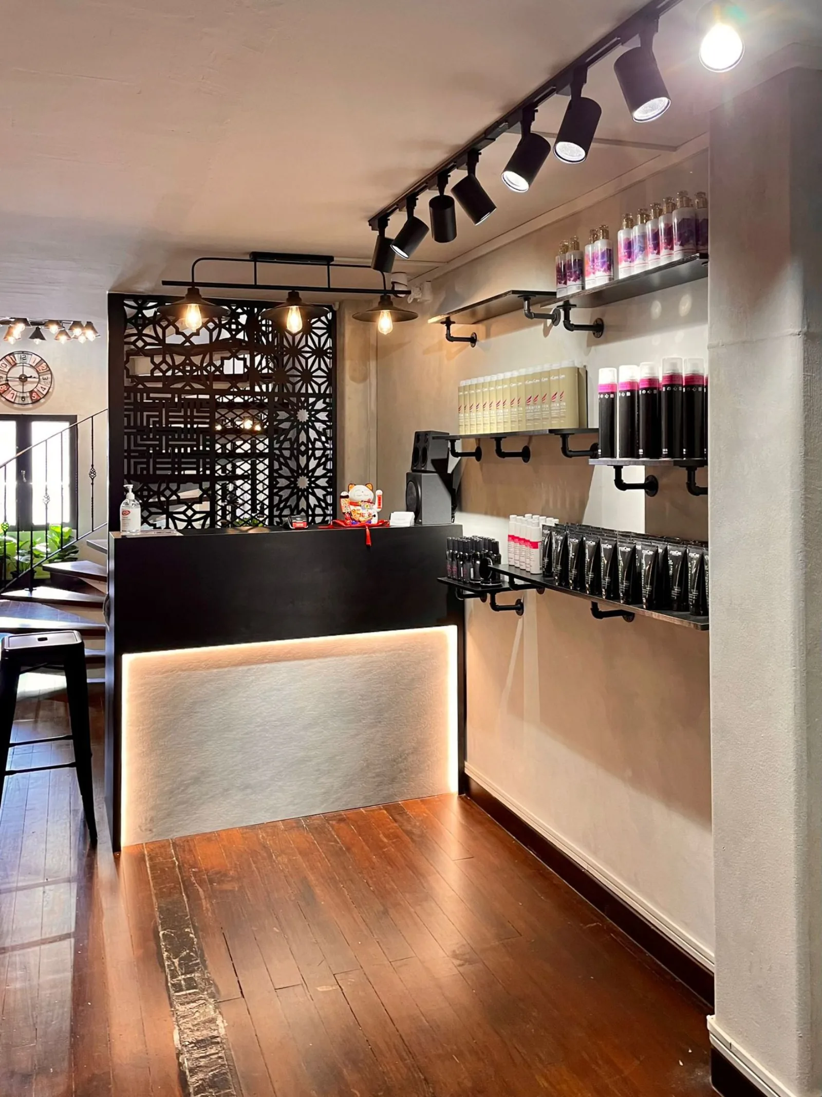 Boutique salon project image 5