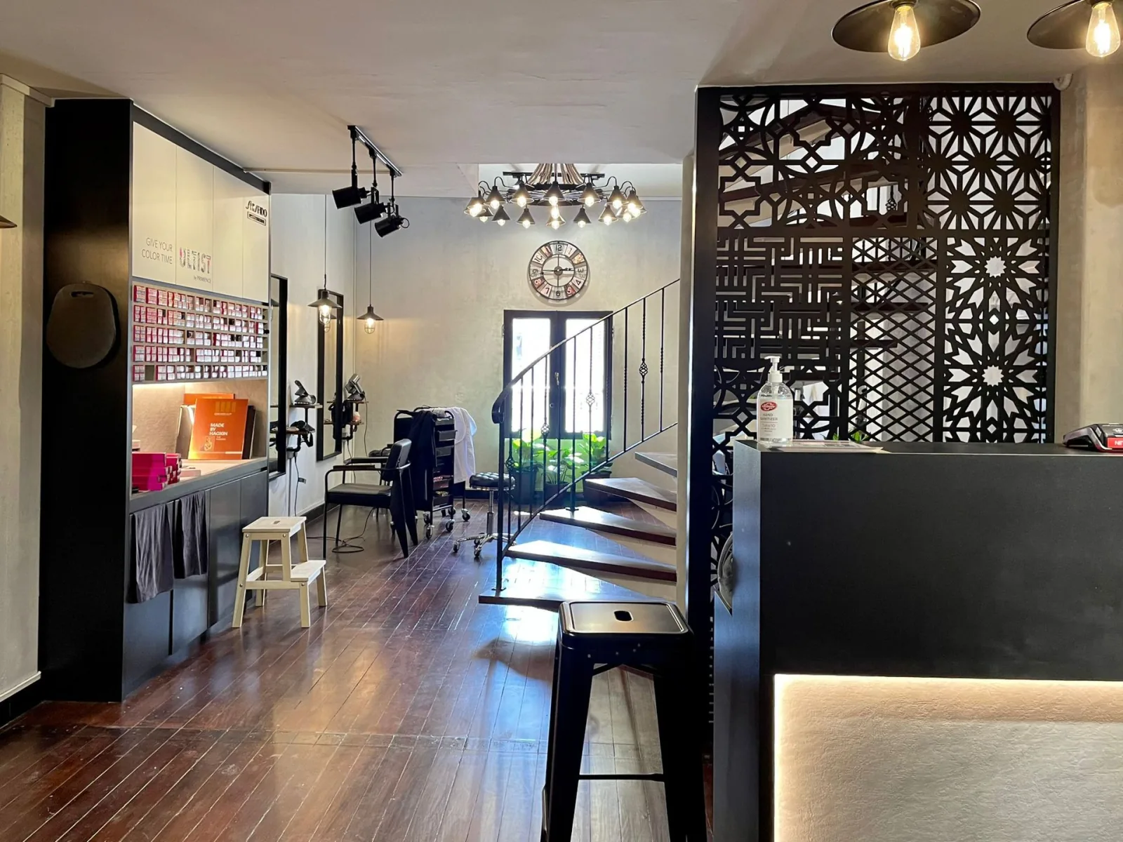 Boutique salon project image 6